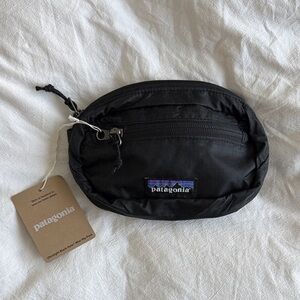 NWT Patagonia Ultralight Black Hole Mini Hip Pack